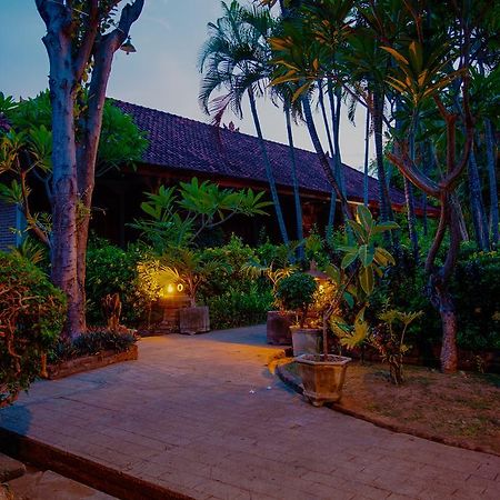Hotel Angsoka Temukus Екстер'єр фото